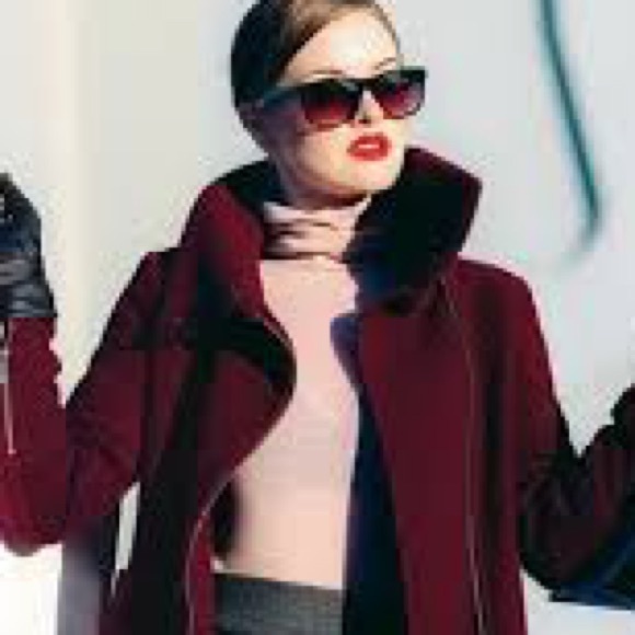 Meet your Posher, Tori - Picture 1 of 1